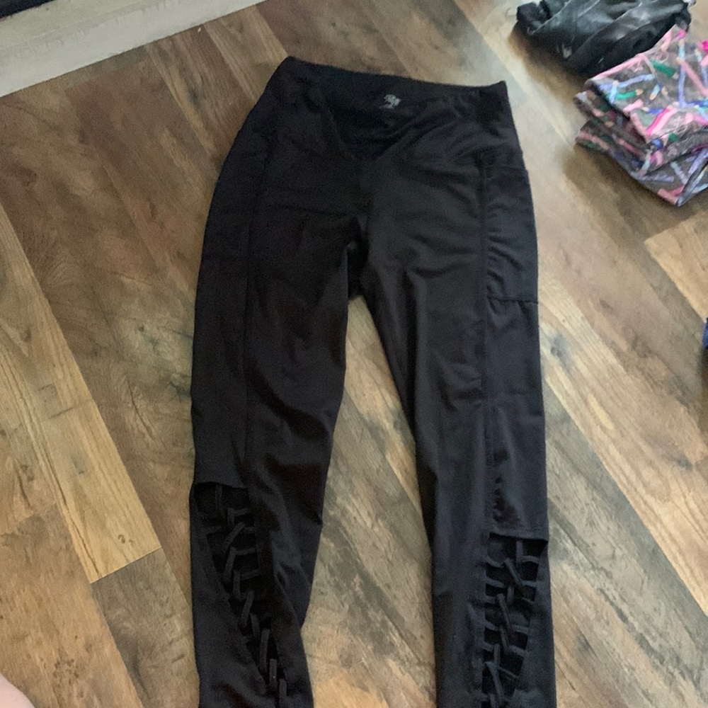 Black leggings zone pro tried on didn’t like the way they fit